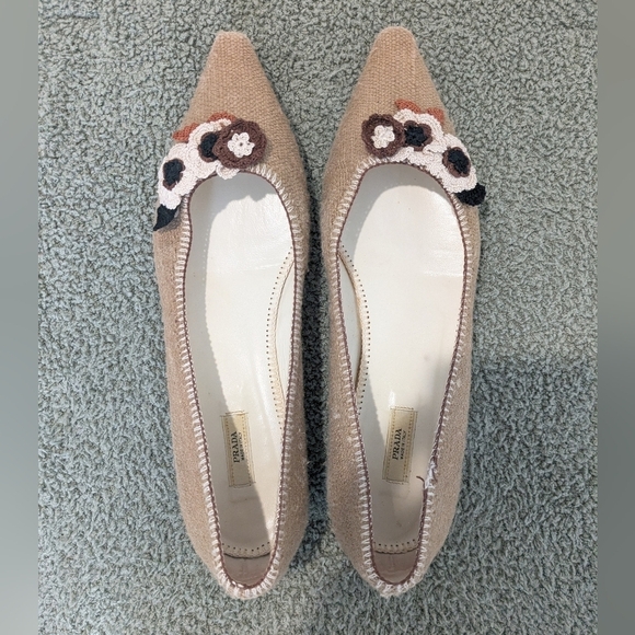 Prada Beige Tan Crochet Floral Embellished Raffia Pointed Toe Flats Size 7.5 - Picture 2 of 12